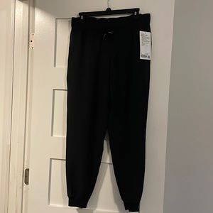 Lululemon NWT On The Fly Jogger *Woven